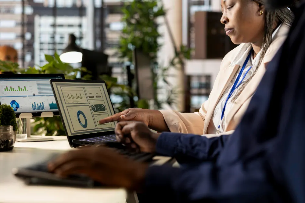 Construction Reporting and Business Intelligence Integration Solutions Reporting & Business Intelligence Integration